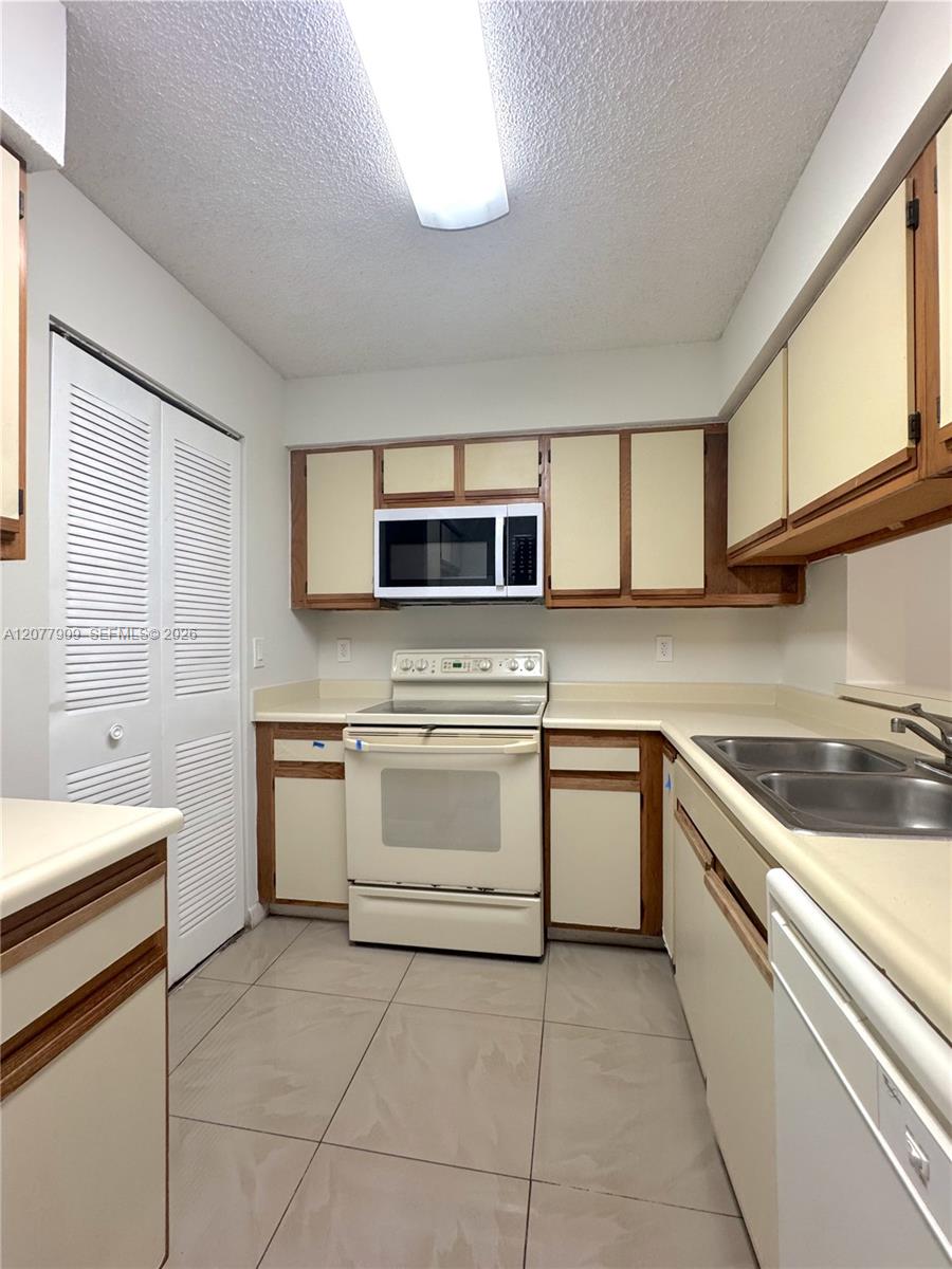 1265 Sw 46th Avenue 2201 Property Photo 21