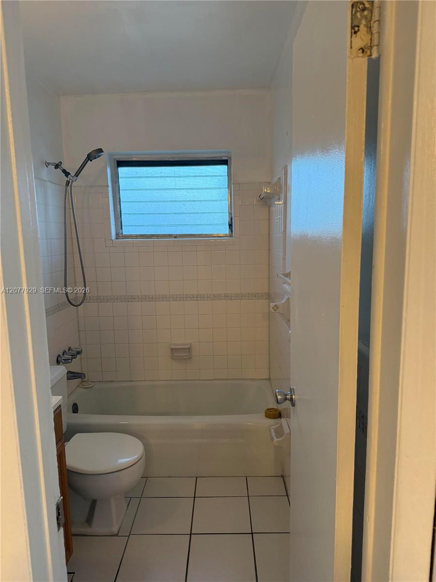 7811 Johnson Street 1e Property Photo 8