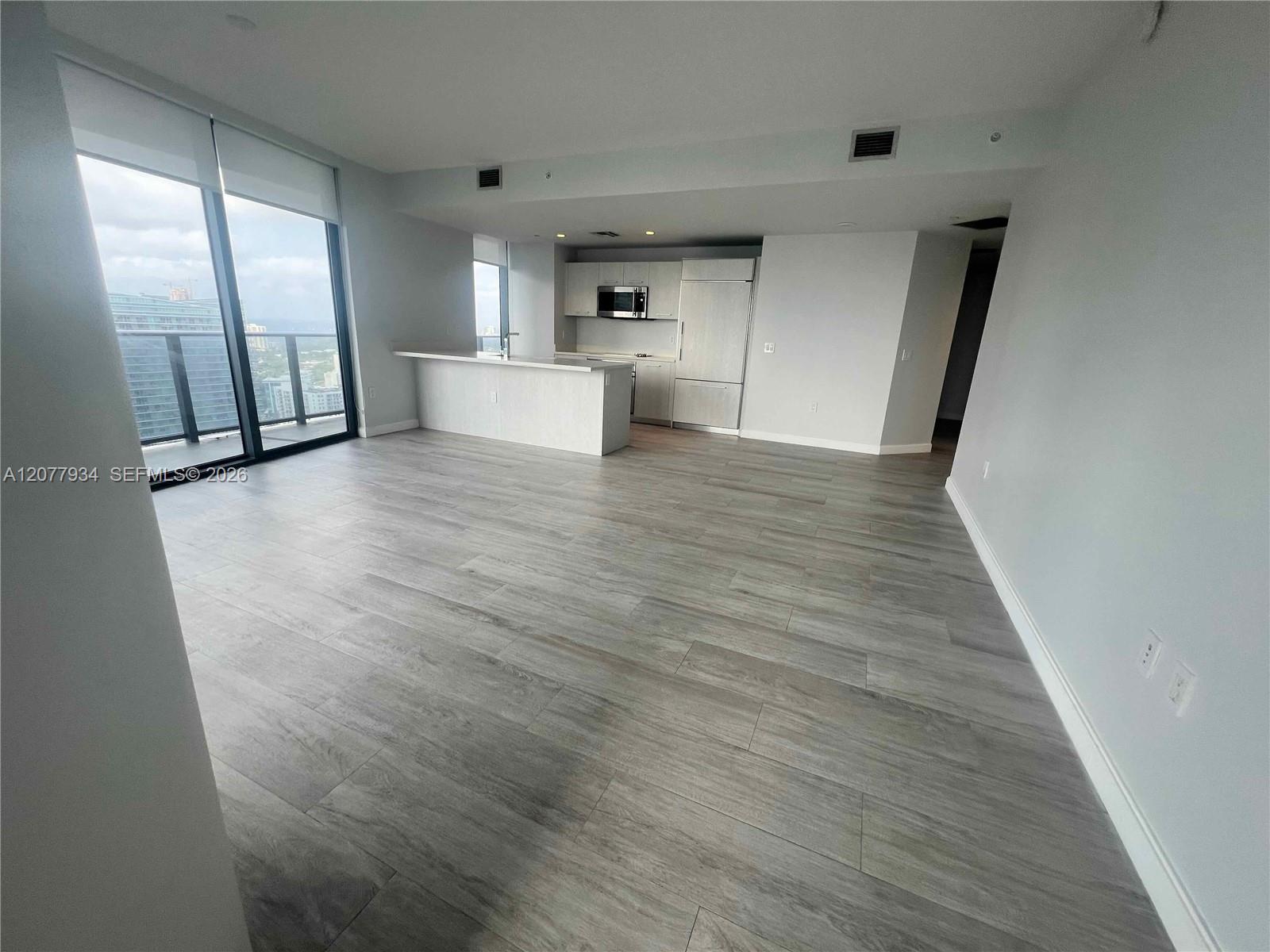45 Sw 9th Street 3703 Property Photo 8