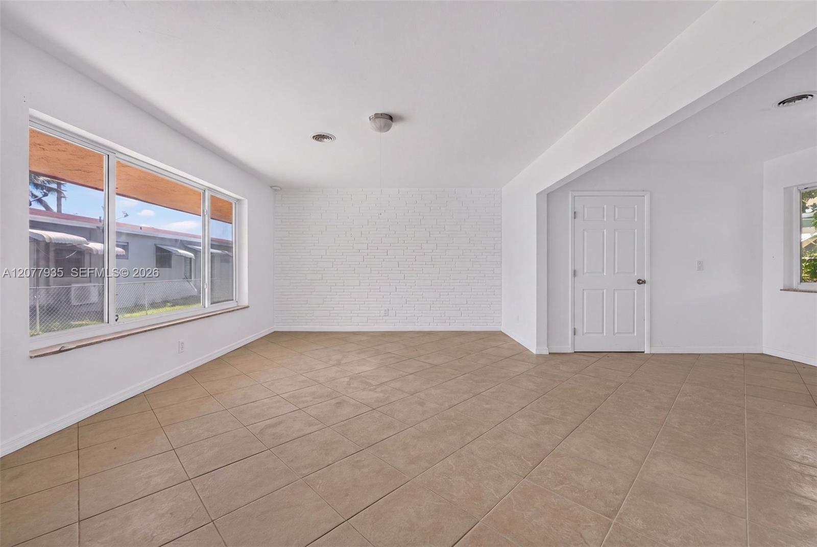 2209 Washington Street 2 Property Photo 5