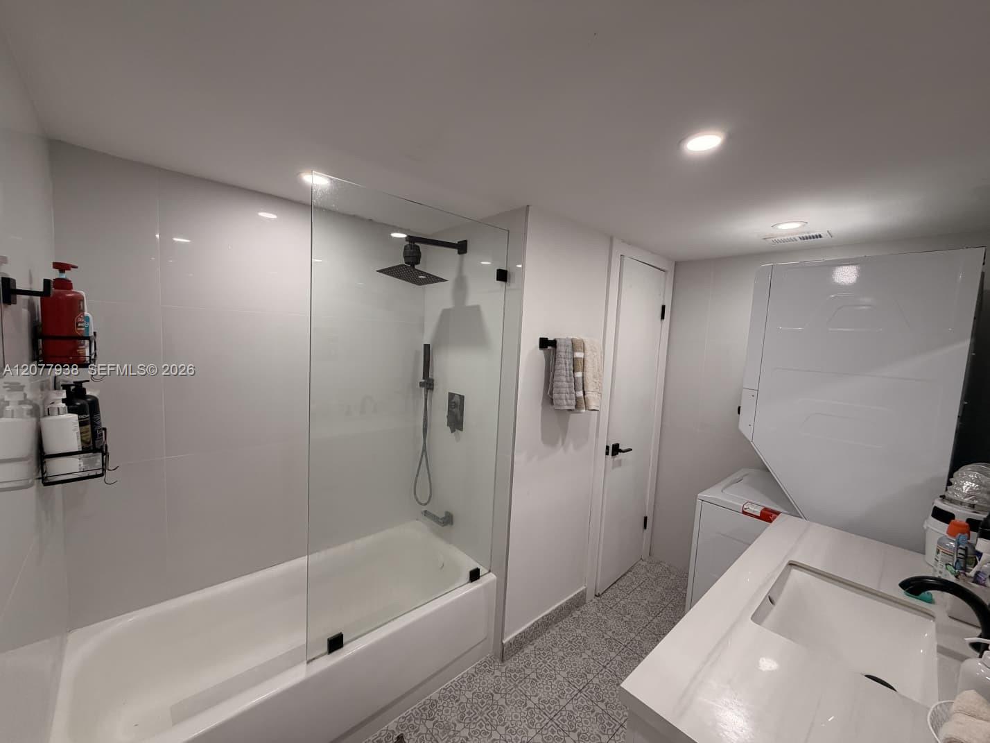 A12077938 Property Photo 6