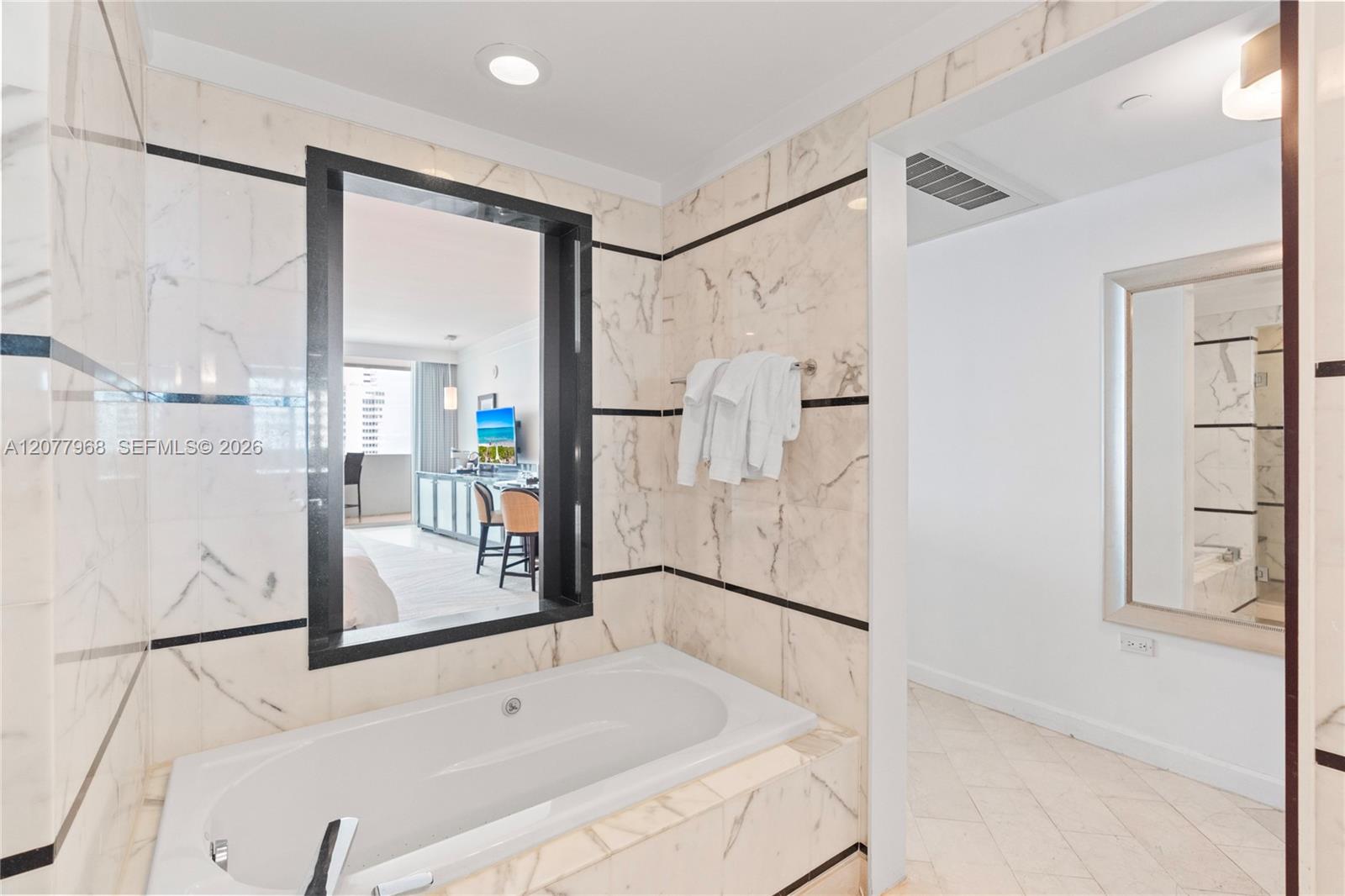 4391 Collins Avenue 803 Property Photo 21