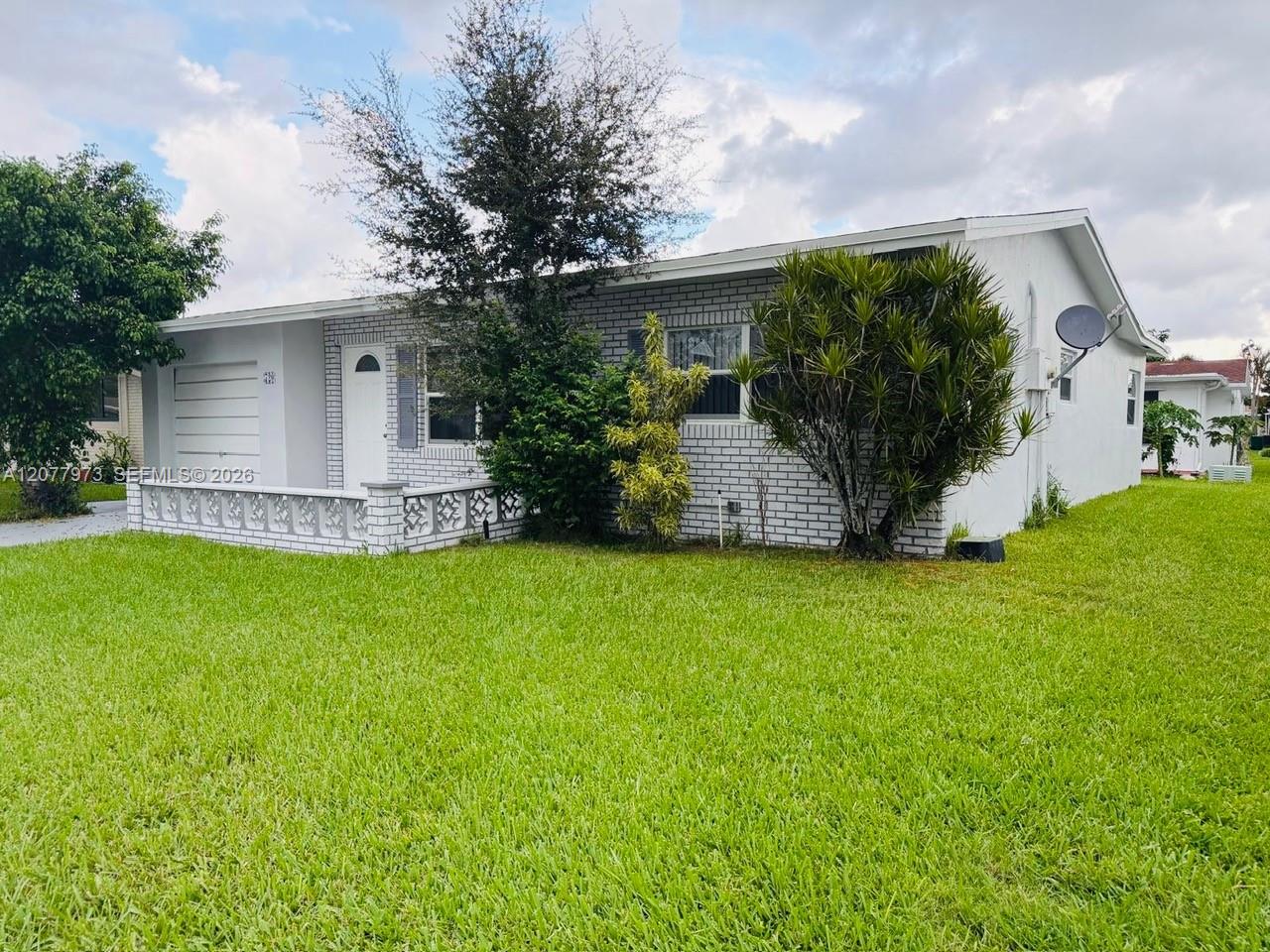 720 Nw 74th Way Property Photo 1
