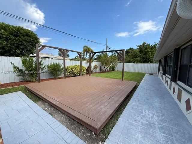 1721 Ne 48th Court Property Photo 13