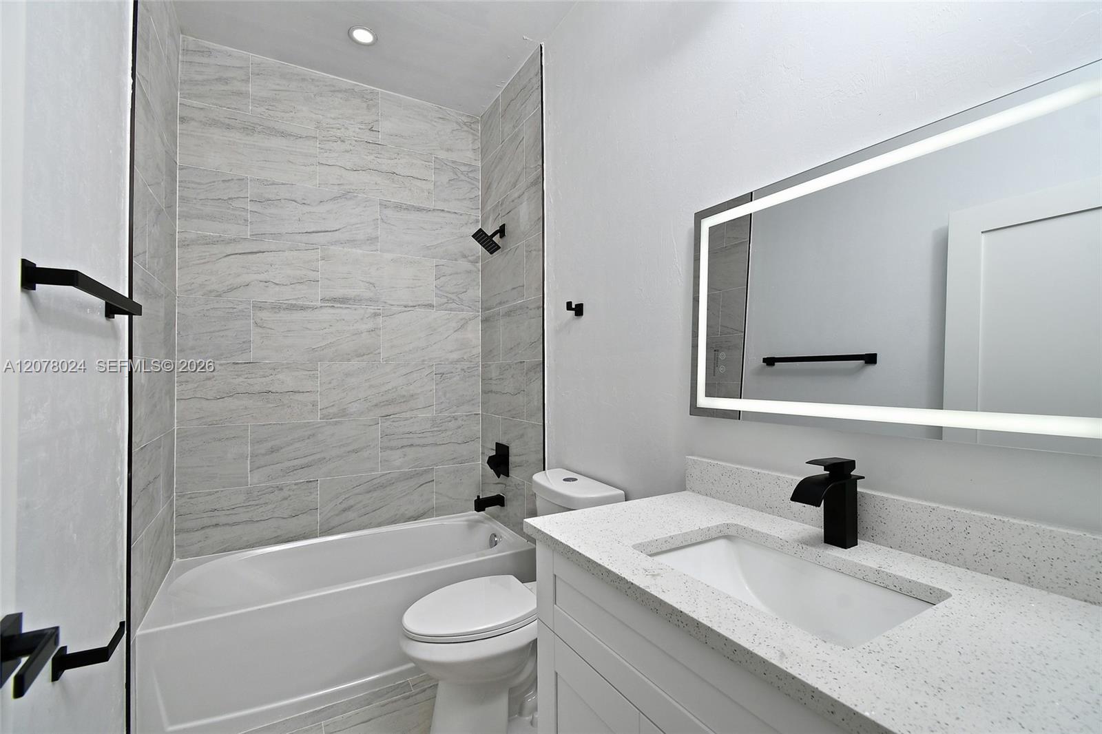 2323 Unity Avenue Property Photo 23