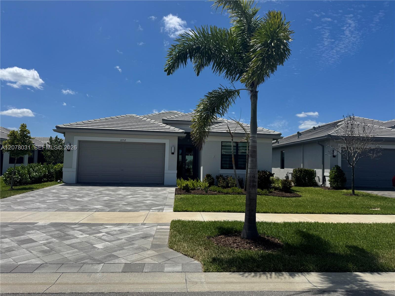 12712 SW Blue Mangrove Parkway Property Photo 1