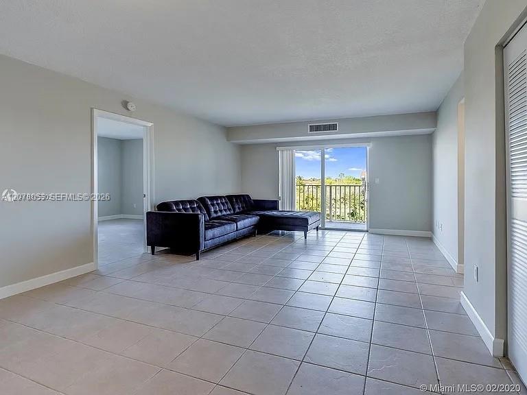 8240 Sw 210th Street 319 Property Photo 4