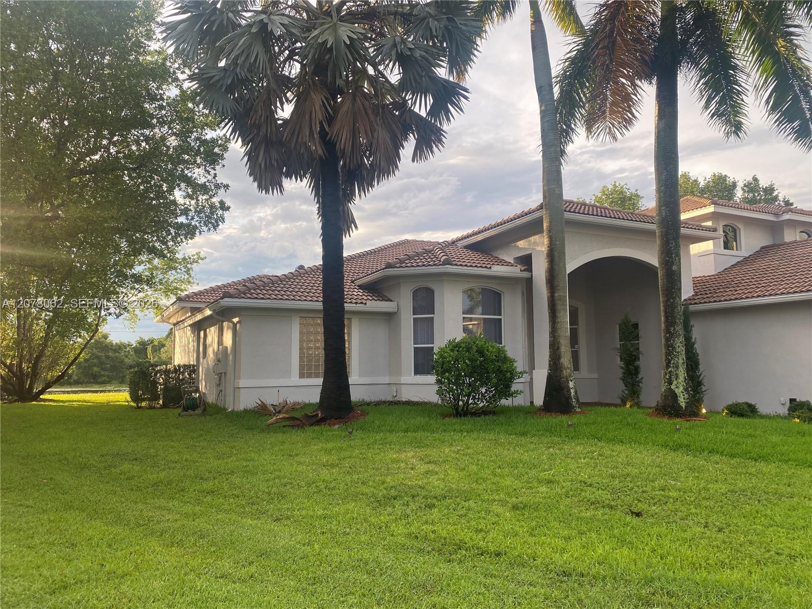1360 Victoria Isle Drive Property Photo 2