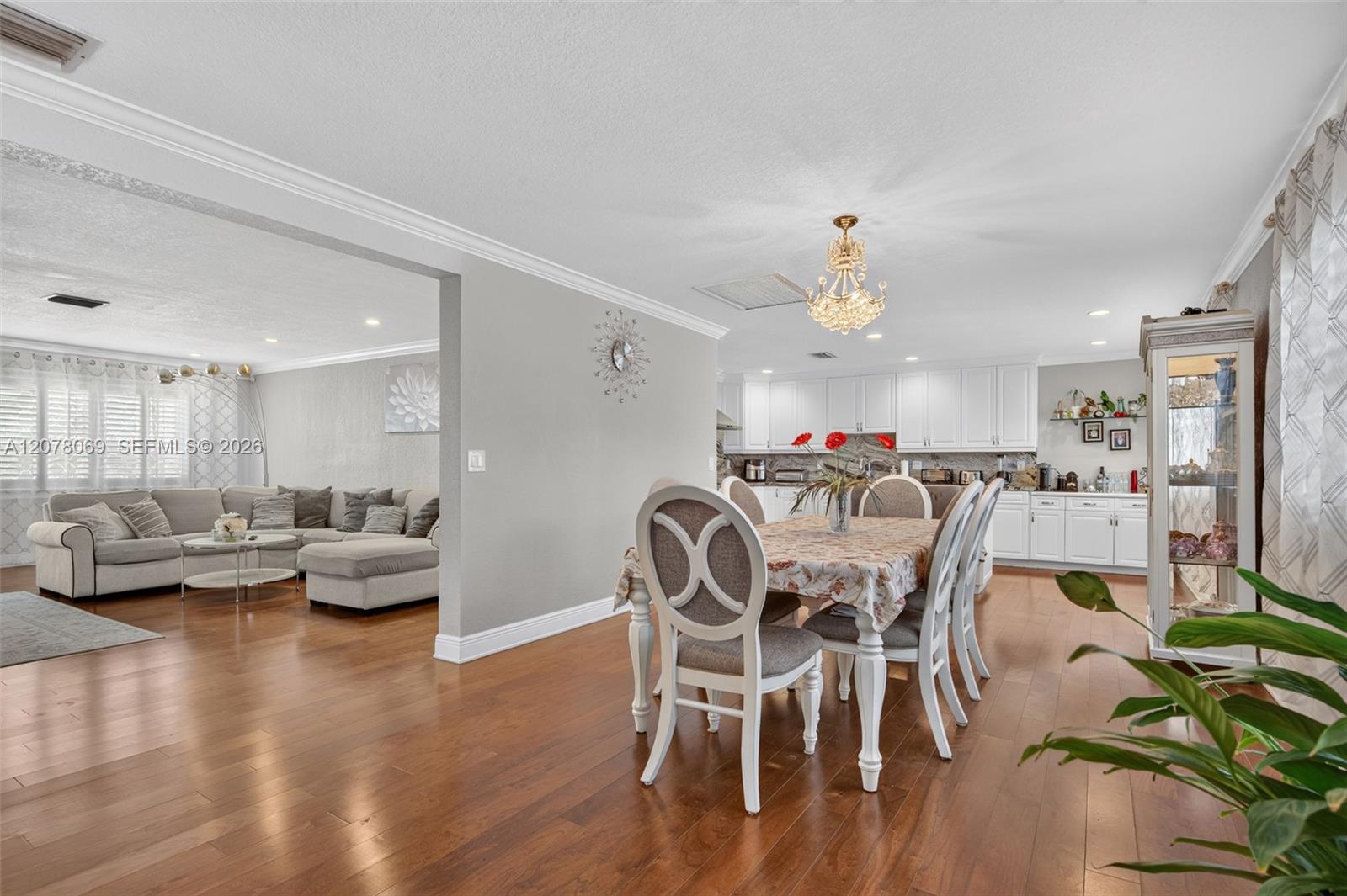 329 Se 3rd Street 501t Property Photo 1