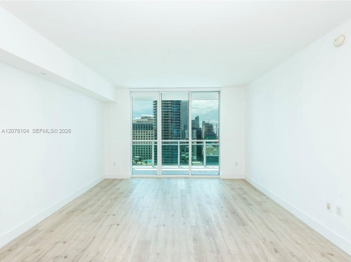 A12078104 Property Photo 3