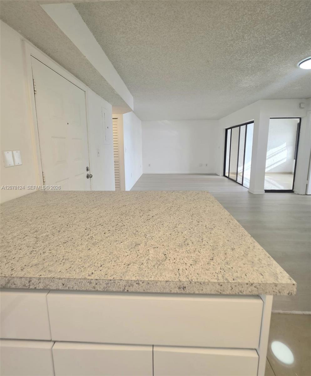 20105 Ne 3rd Court 6 Property Photo 5