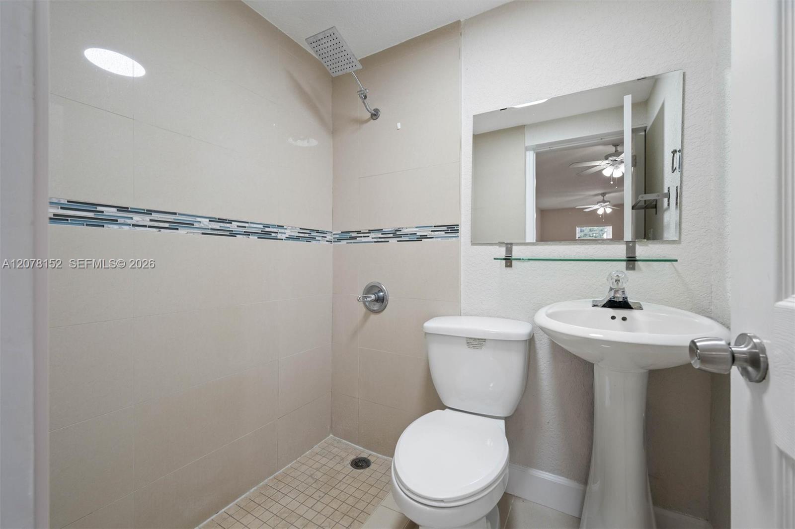 292 E 55th Street Property Photo 17