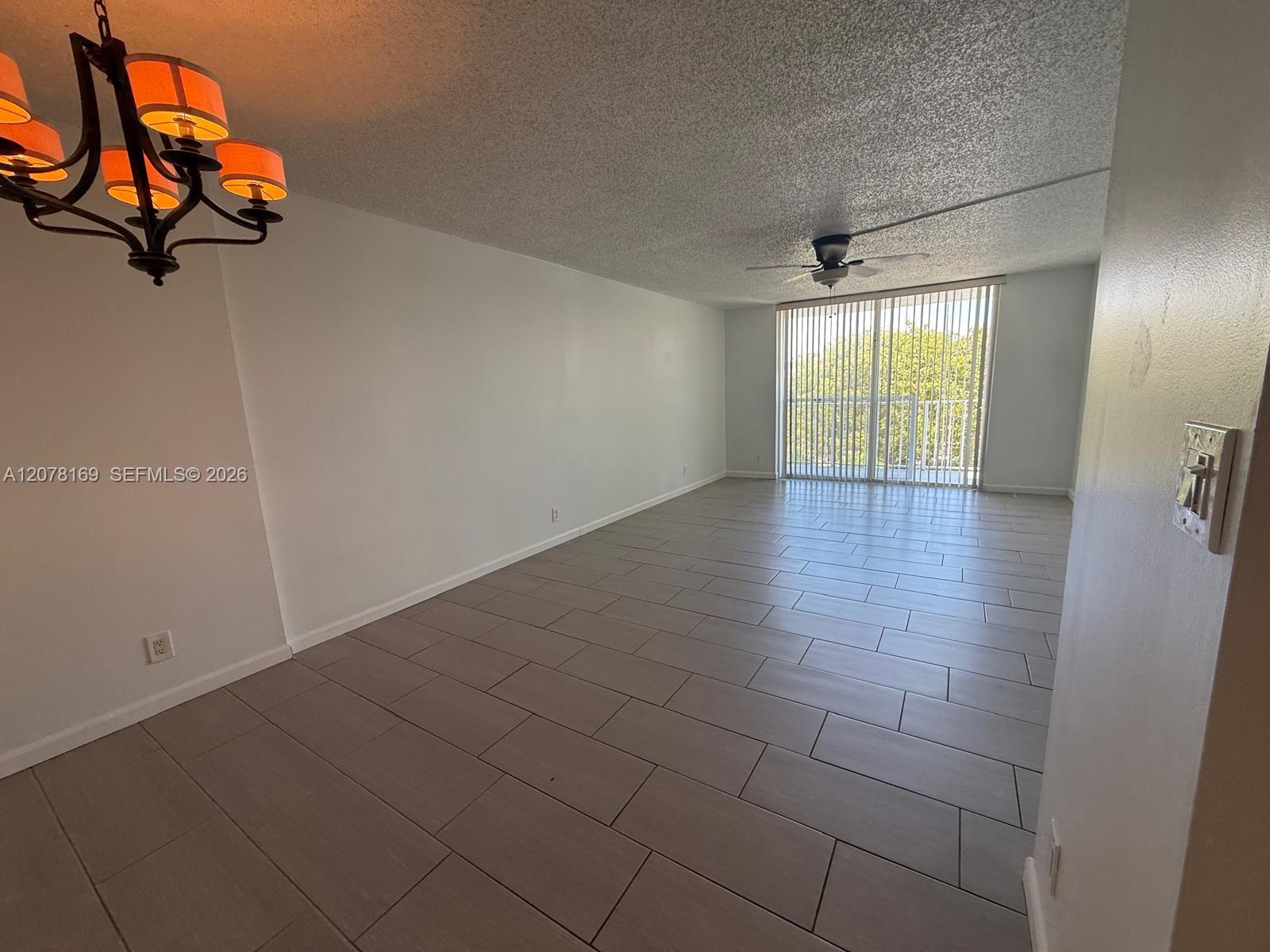 500 Executive Center Drive 4j Property Photo 11
