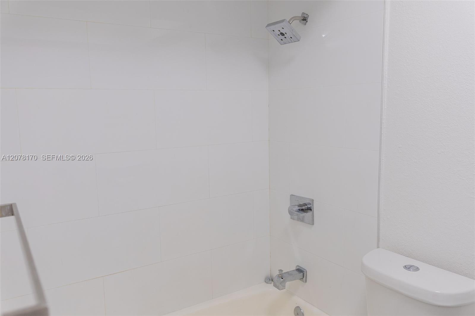 2140 Ne 56th Street 12 Property Photo 13