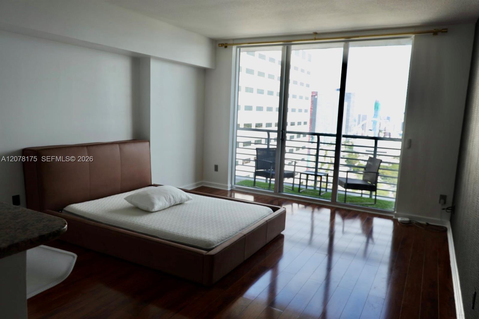 325 S Biscayne Boulevard 4220 Property Photo 2