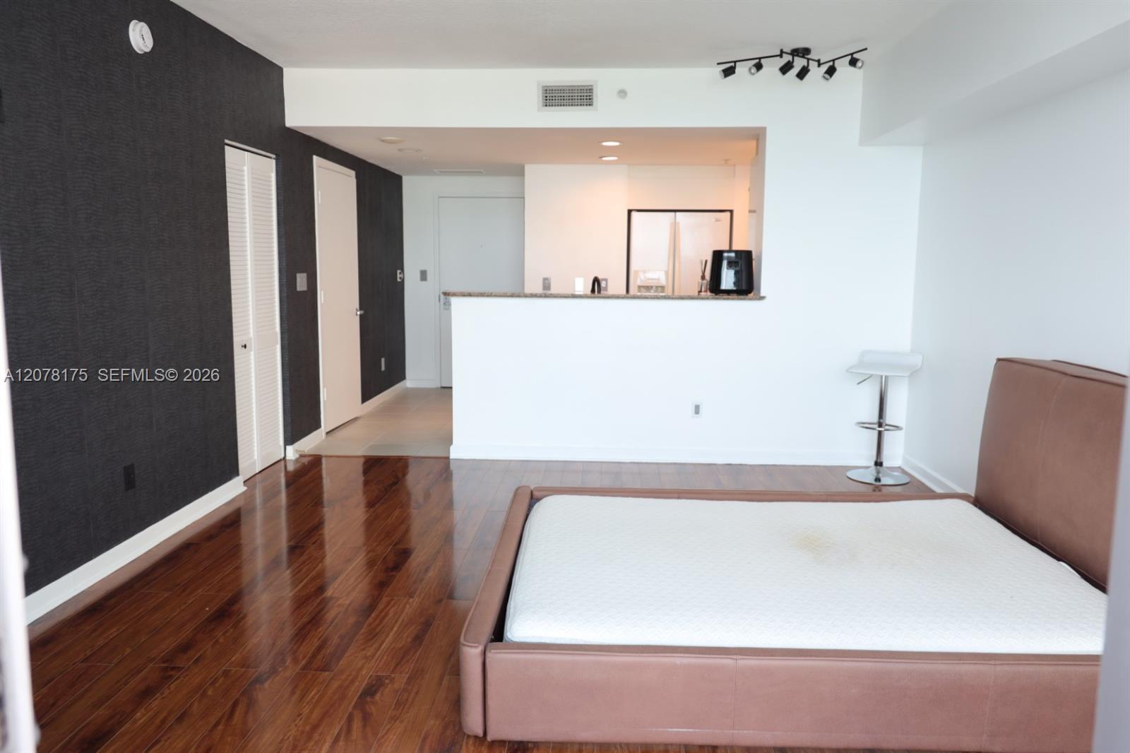 325 S Biscayne Boulevard 4220 Property Photo 6