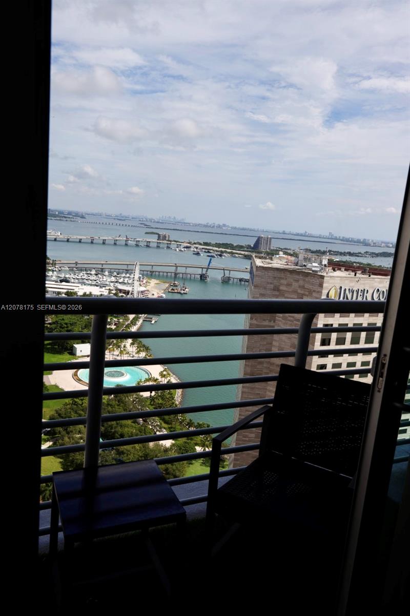 325 S Biscayne Boulevard 4220 Property Photo 8