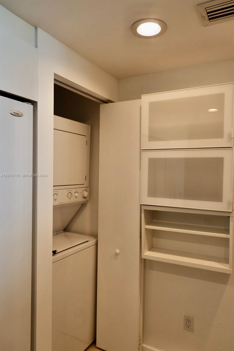 325 S Biscayne Boulevard 4220 Property Photo 15