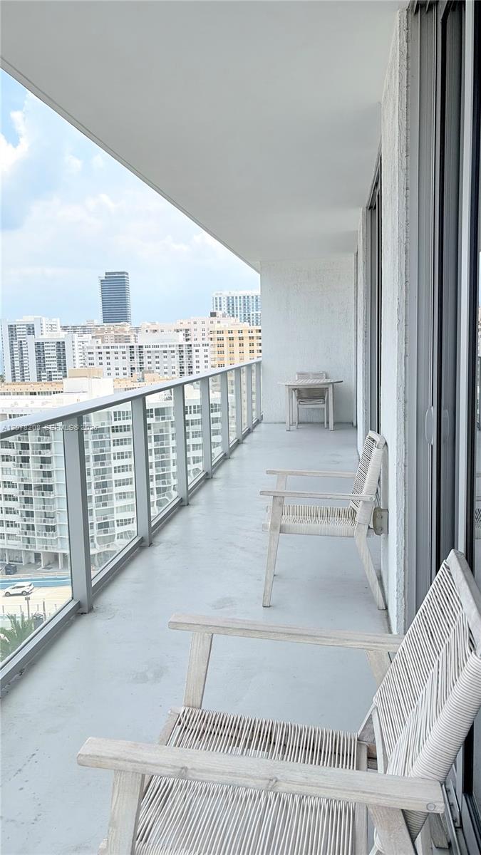 4010 S Ocean Drive R1103 Property Photo 8