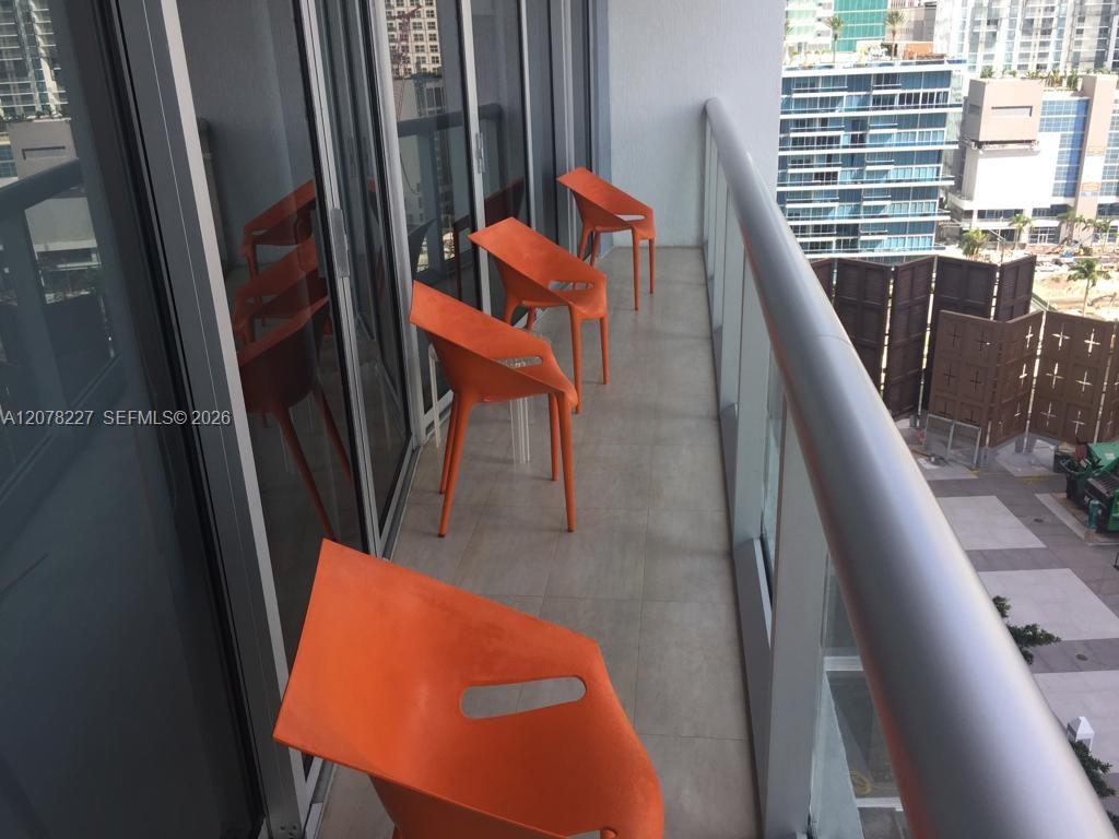 485 Brickell Avenue 1811 Property Photo 16