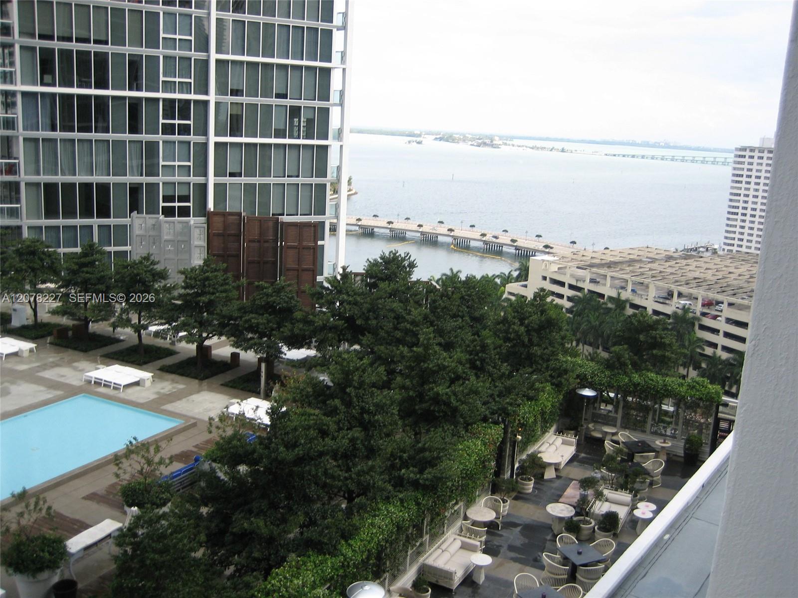 485 Brickell Avenue 1811 Property Photo 17