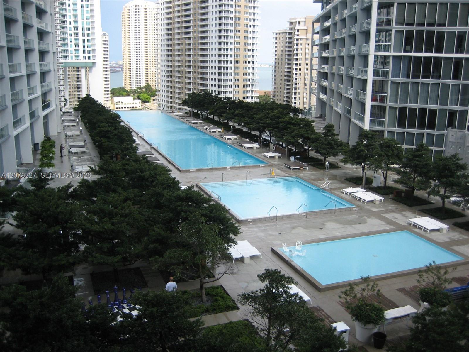 485 Brickell Avenue 1811 Property Photo 18