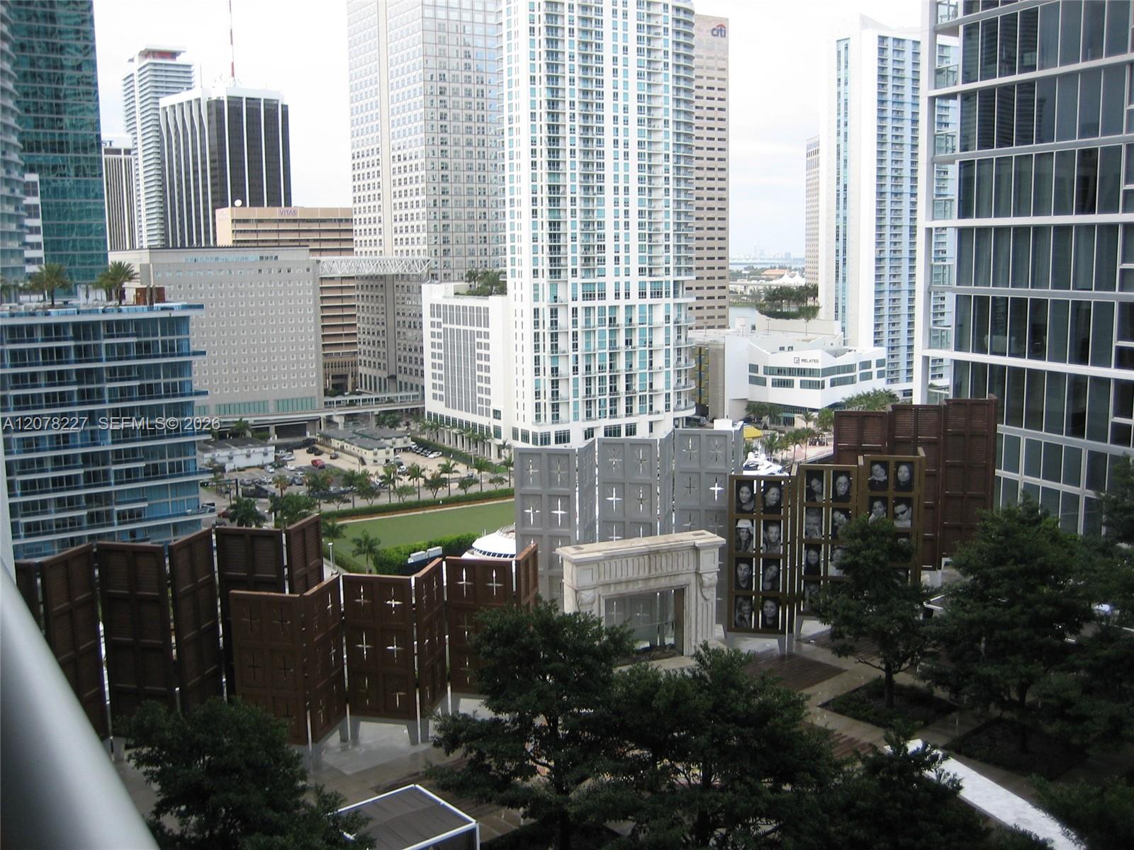 485 Brickell Avenue 1811 Property Photo 19