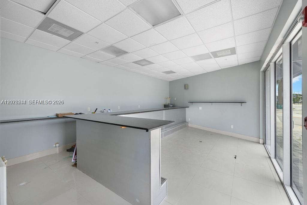2500 Wilton Drive Property Photo 14