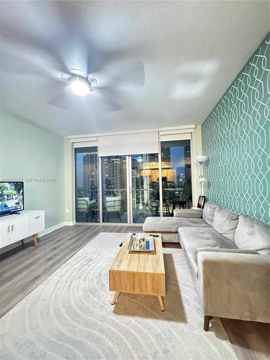 1111 Sw 1st Avenue 2721-n Property Photo 3