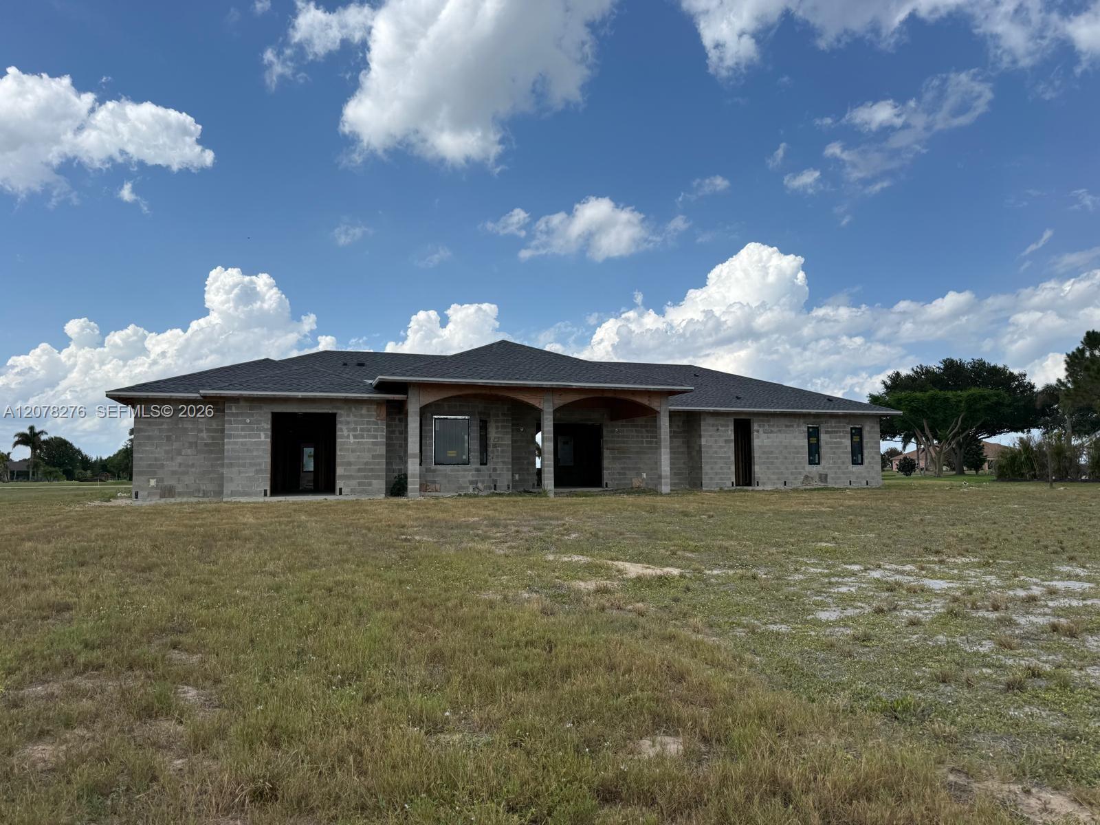 135 Sunset Pointe Boulevard Property Photo 4