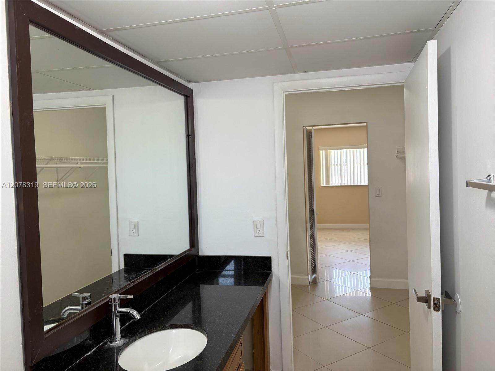 A12078319 Property Photo 16