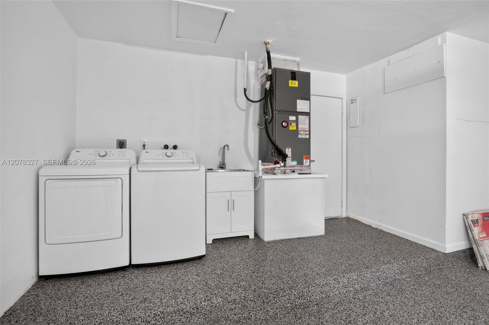 3661 N 52nd Avenue Property Photo 15