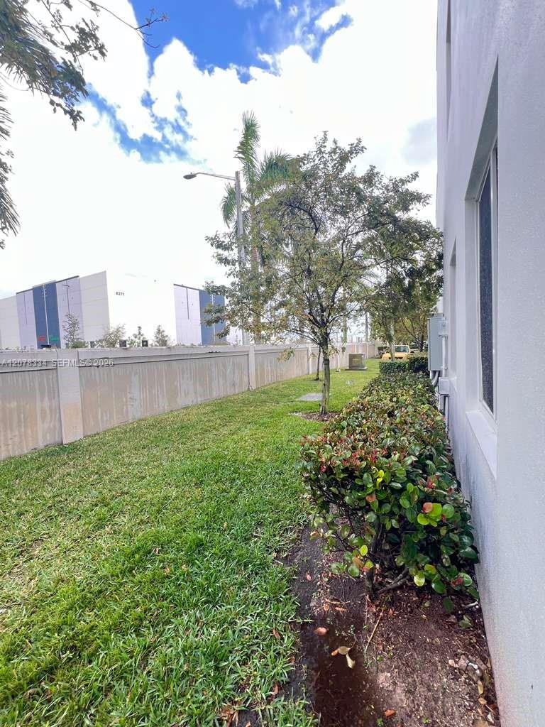 10229 Nw 64th Terrace 101 Property Photo 24
