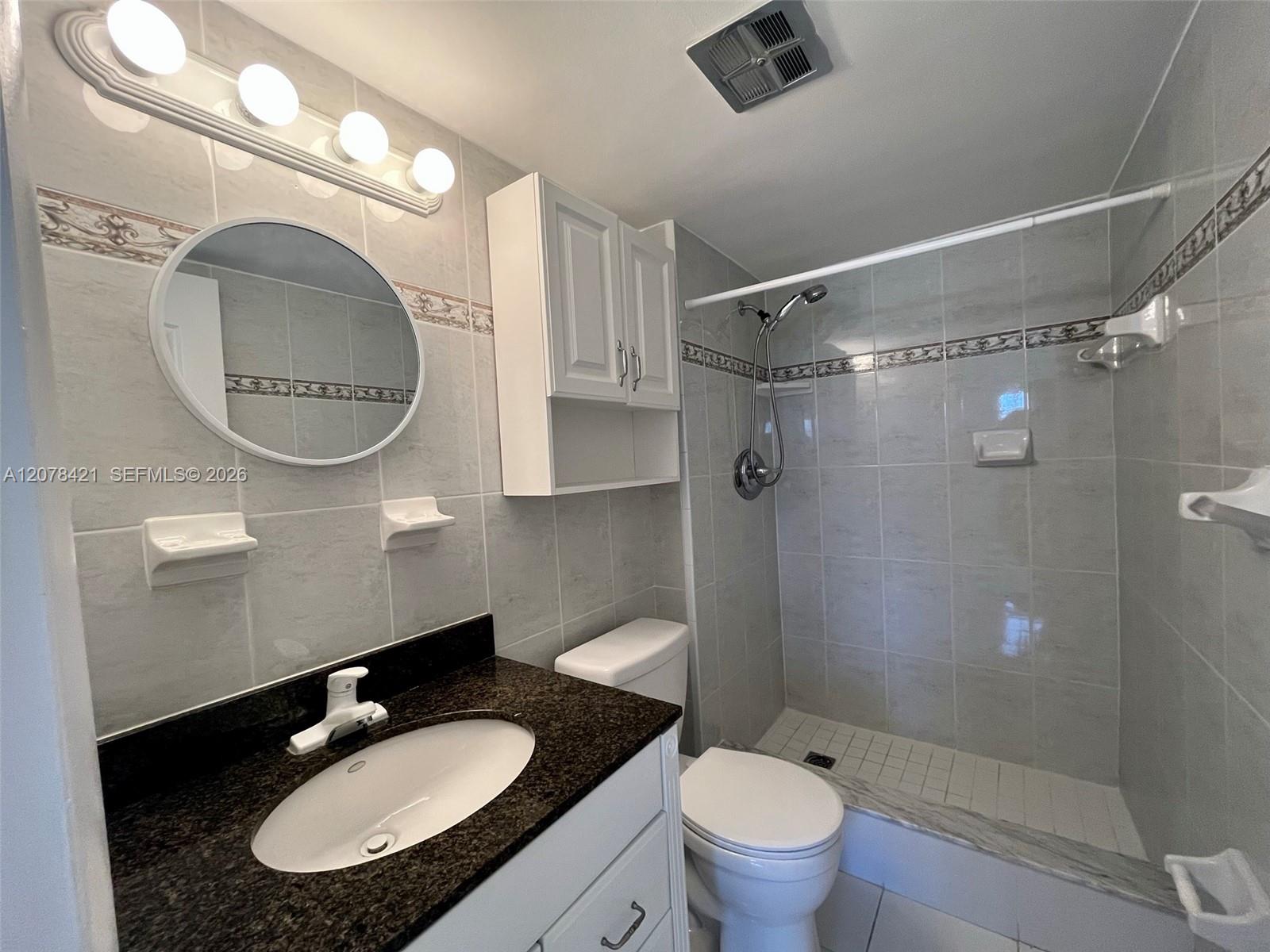 581 Blue Heron Drive 212-b Property Photo 18