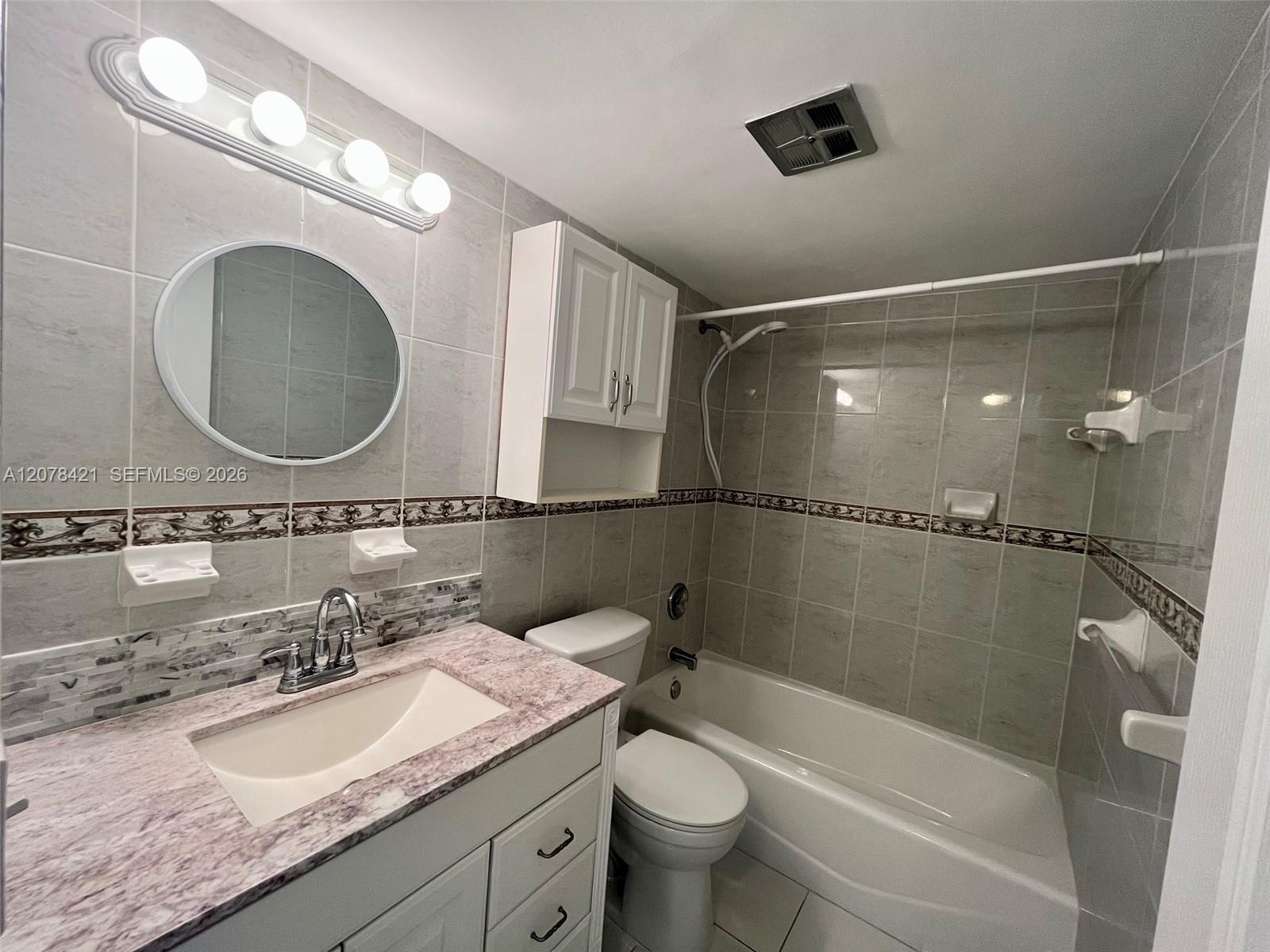 581 Blue Heron Drive 212-b Property Photo 23