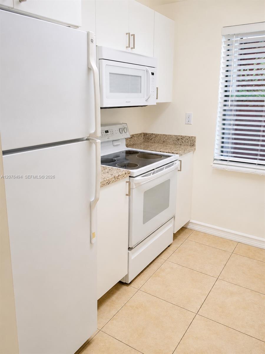 3396 Foxcroft Road 316 Property Photo 1