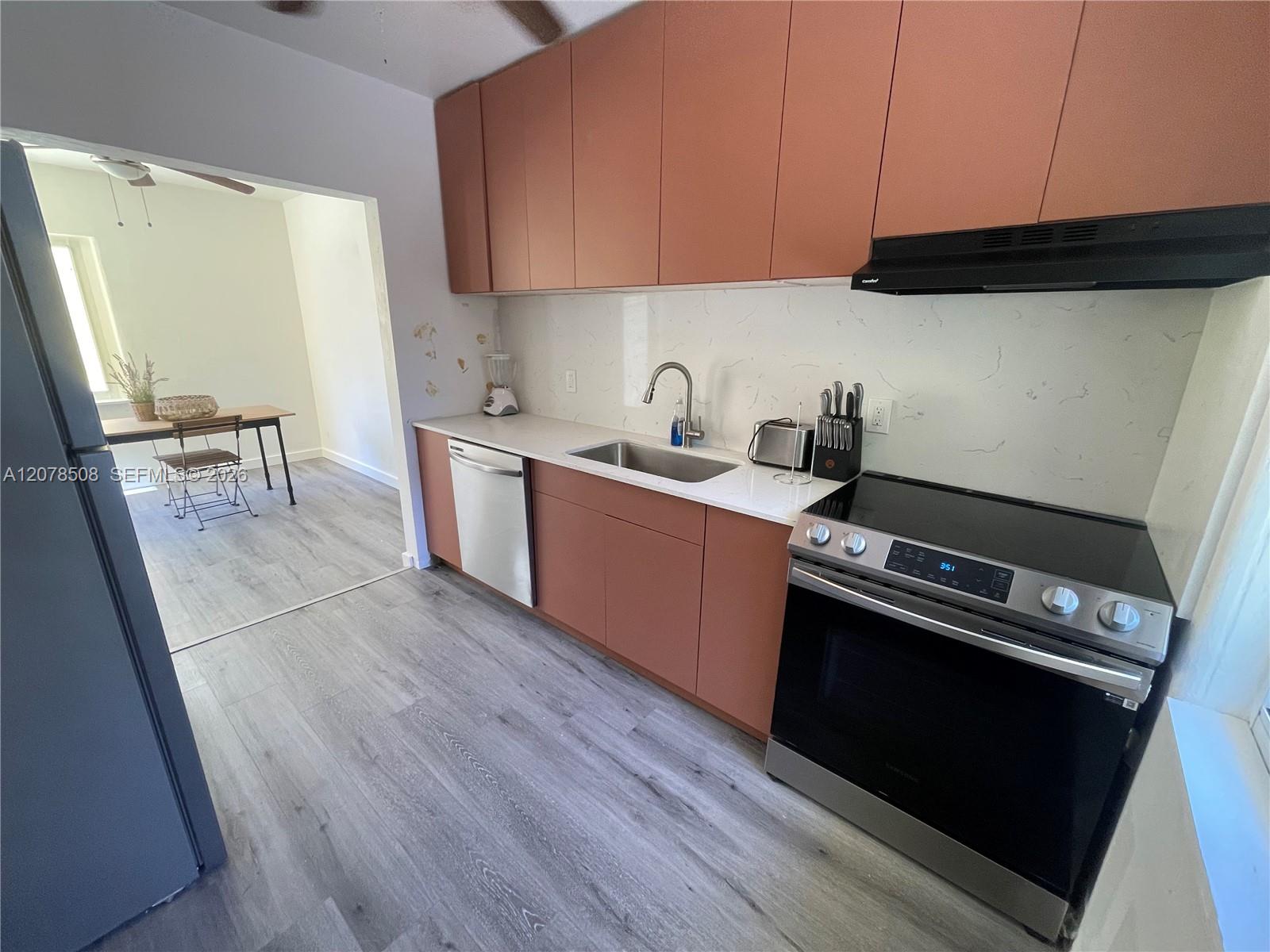 A12078508 Property Photo 2