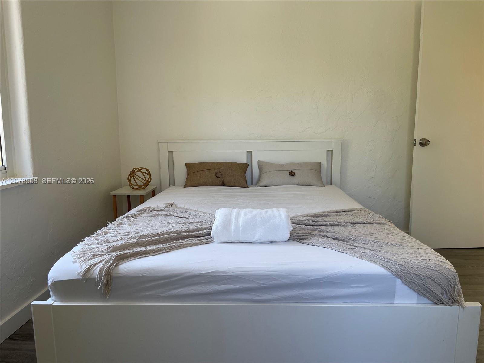 A12078508 Property Photo 8