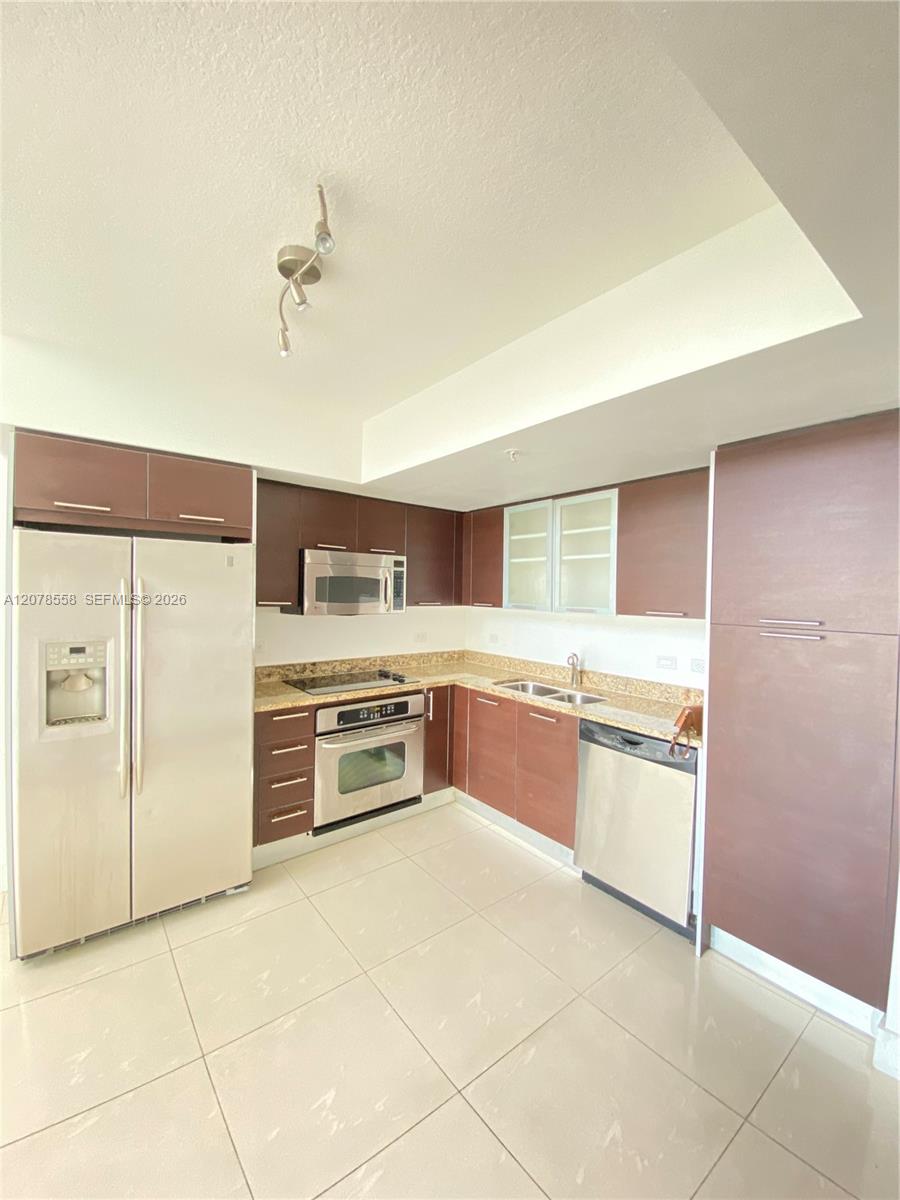 41 Se 5th Street 1109 Property Photo 5