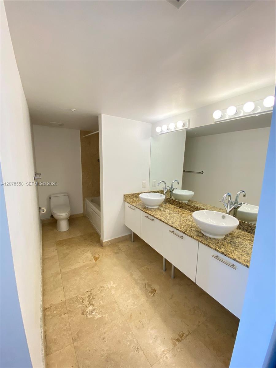 41 Se 5th Street 1109 Property Photo 14