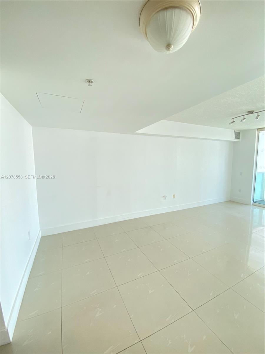 41 Se 5th Street 1109 Property Photo 17