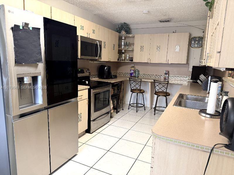 1340 W 36th Street Property Photo 5