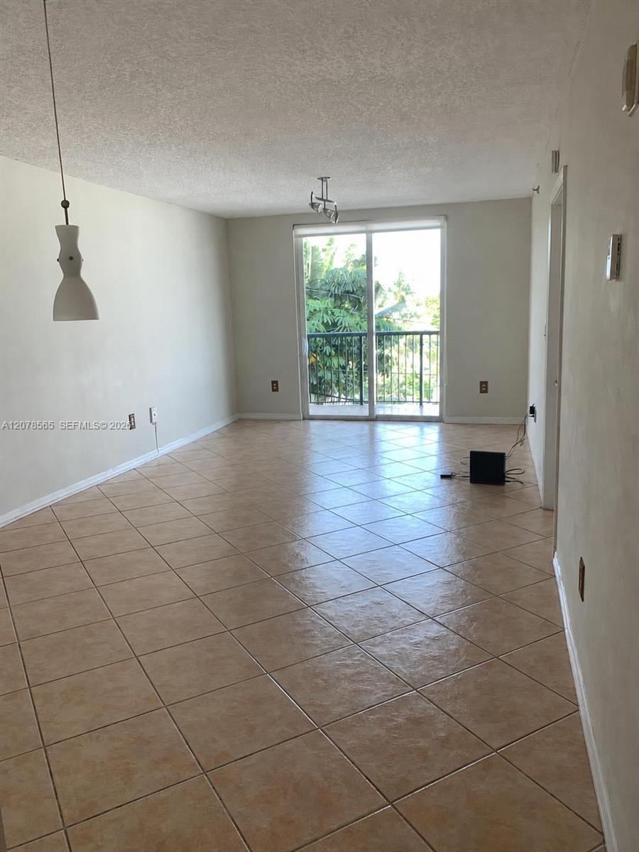 8888 Collins Avenue 206 Property Photo 2