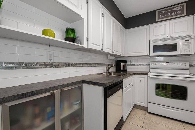 17800 Atlantic Boulevard 203 Property Photo 2