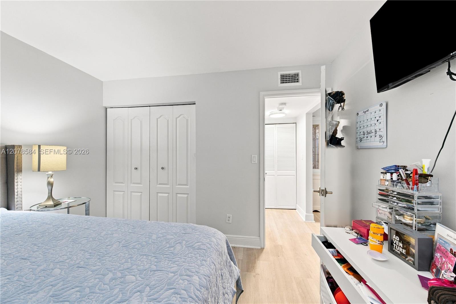 3199 Foxcroft Road 104 Property Photo 14