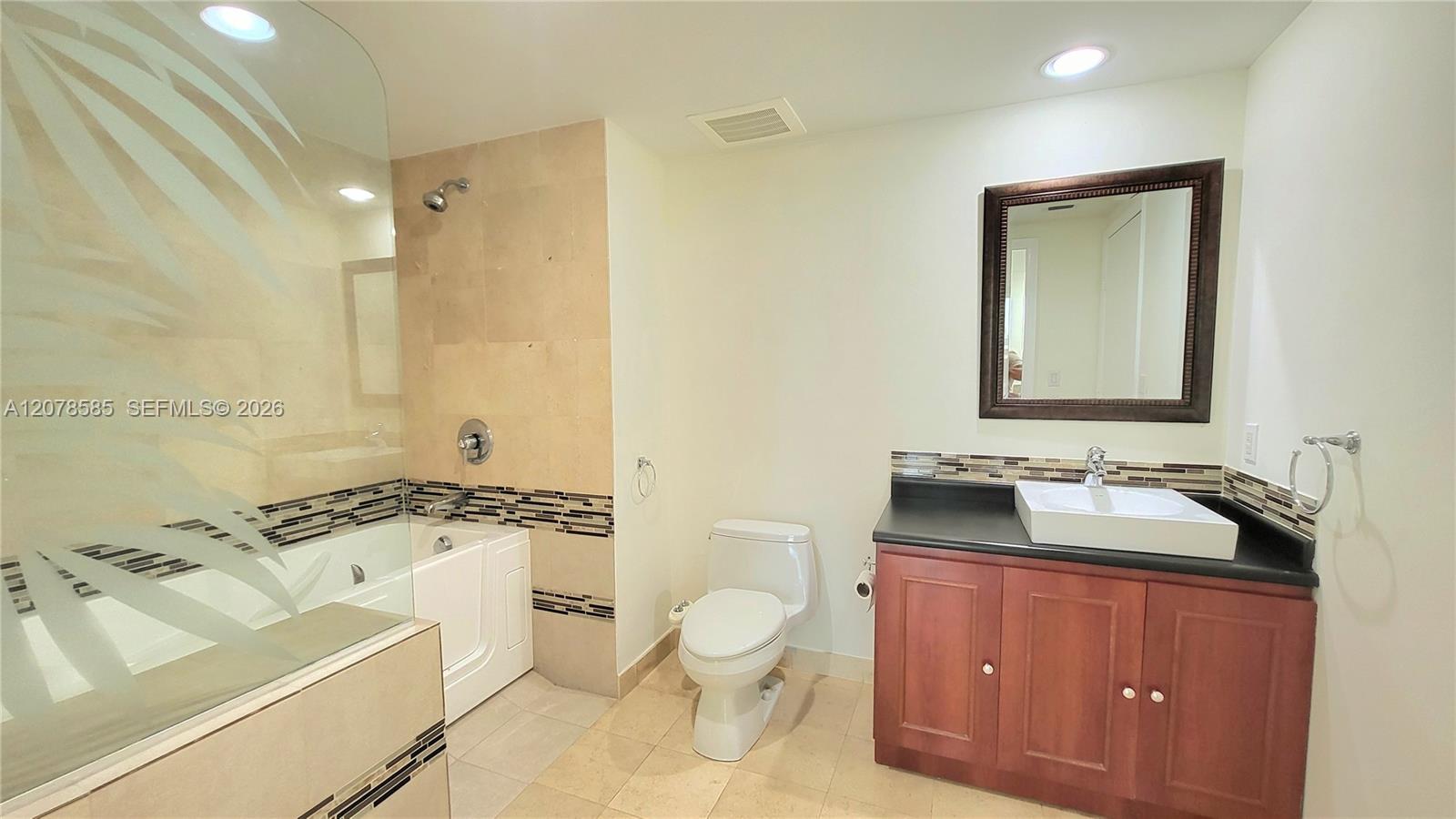 1850 S Ocean Drive 909 Property Photo 12