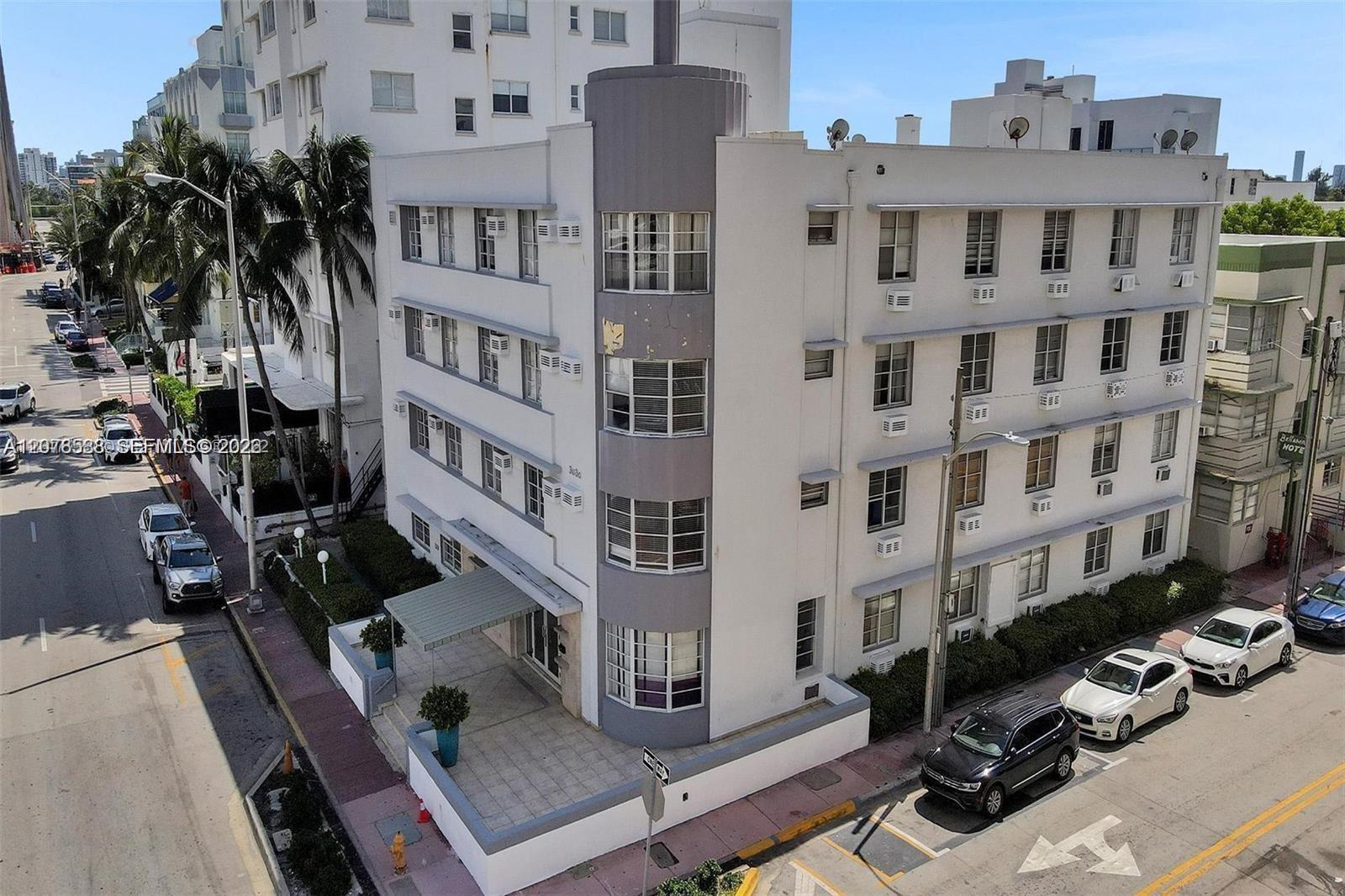 3030 Collins Avenue 4B Property Photo 1