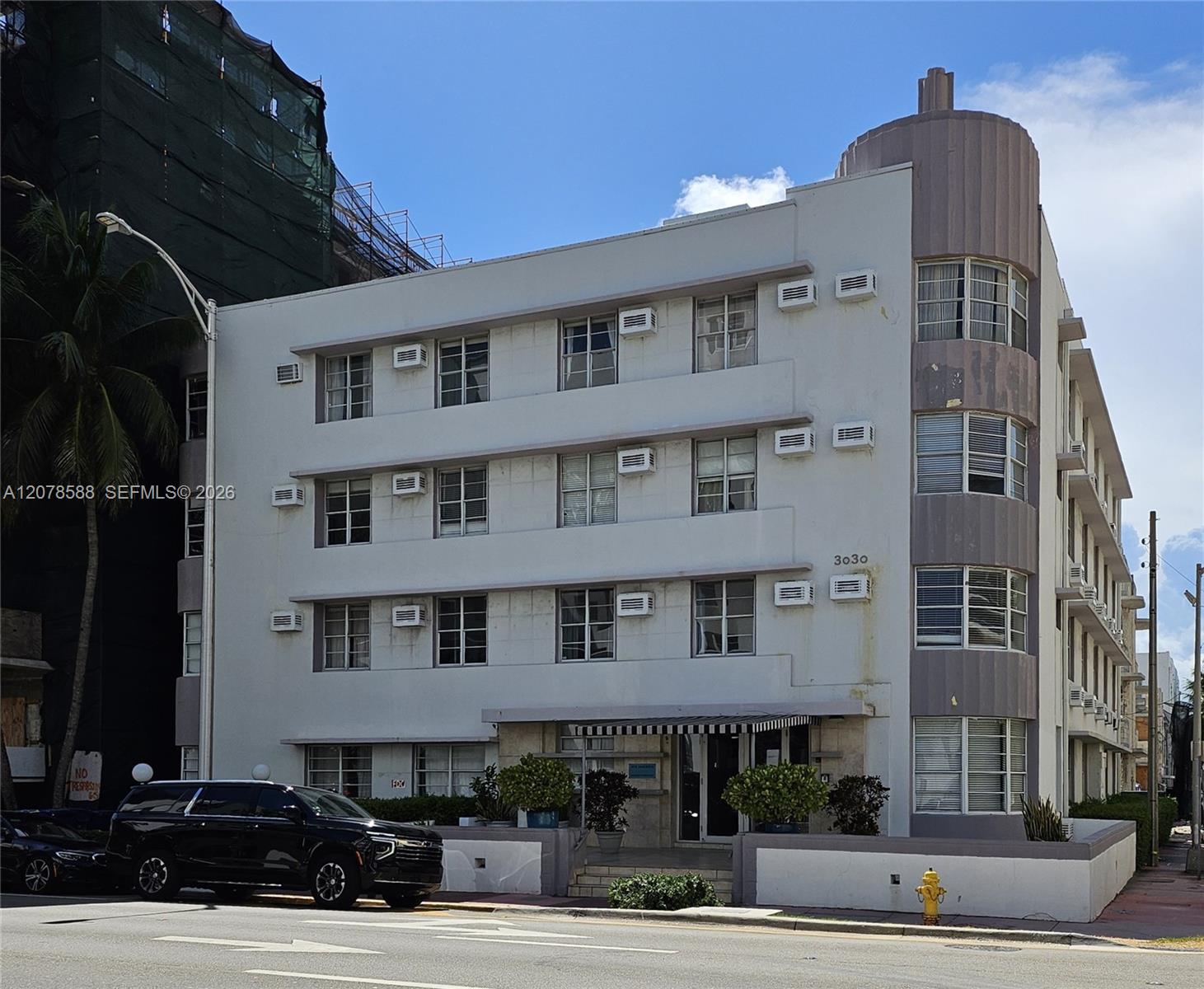 3030 Collins Avenue 4b Property Photo 2