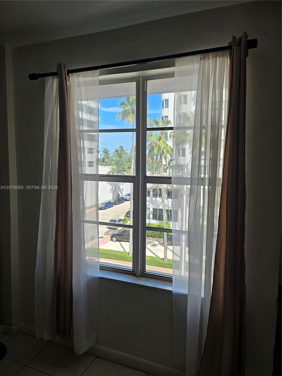 3030 Collins Avenue 4b Property Photo 6