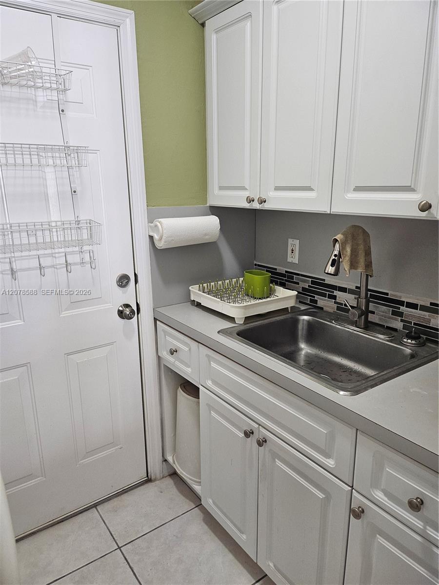 3030 Collins Avenue 4b Property Photo 17